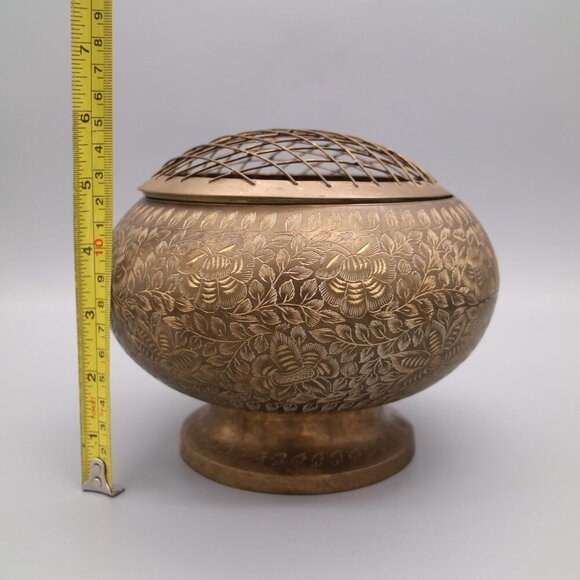 Vintage Brass Mesh Top Potpourri Bowl - Decoratively Etched Brass Bowl - Flower - Picture 7 of 8